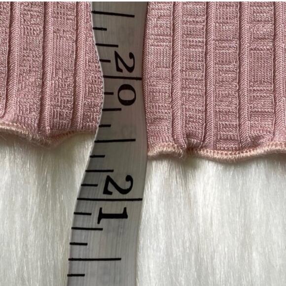 NWOT Candie's pink turtle neck tank top
size Large new without tags - Picture 4 of 5